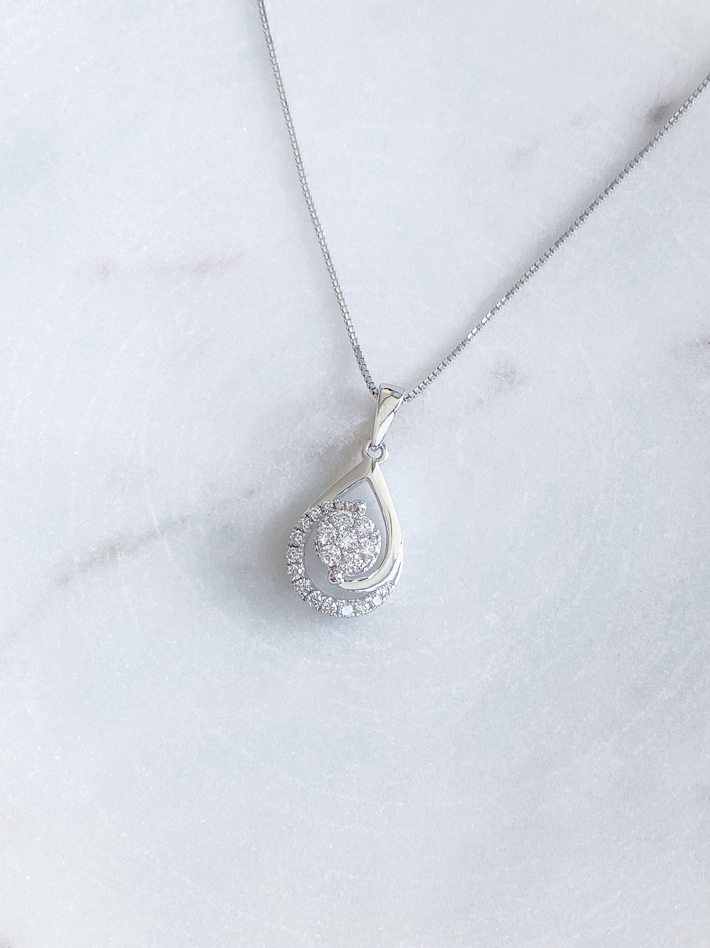 Diamond Swirl Pendant in 18K White Gold #399