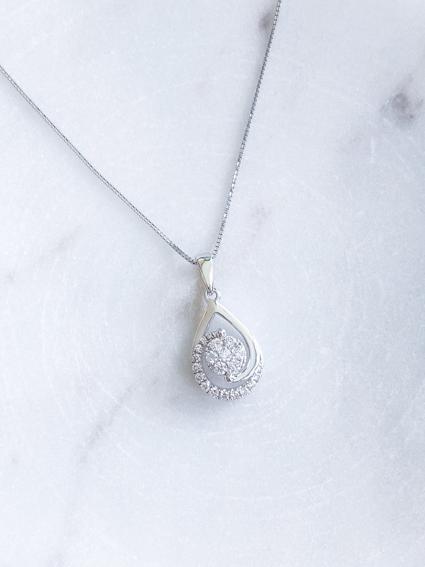 Diamond Swirl Pendant in 18K White Gold #399